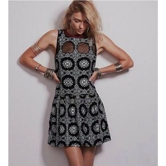 Free People Black White Nights Embroidered Sleeveless Mini Dress Size Small - Picture 1 of 13